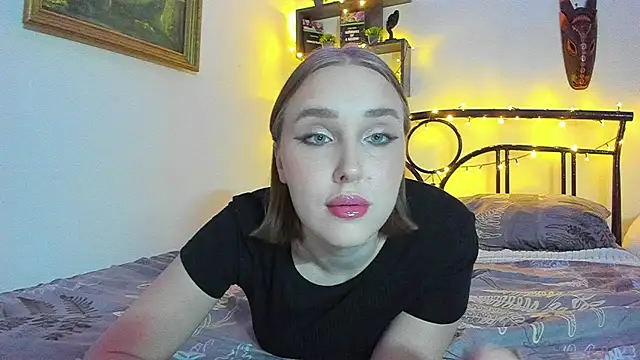 Snapshot of LinaTruly chatting on July 15, 2026, 9:11 pm LinaTruly online show from July 15, 2026, 9:11 pm