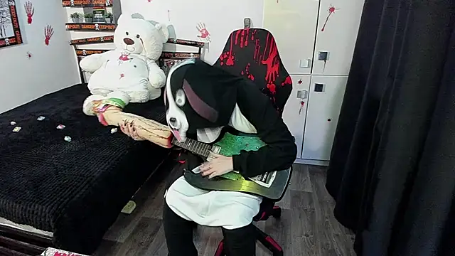 Snapshot of LinaTruly chatting on October 31, 2025, 9:54 pm LinaTruly online show from October 31, 2025, 9:54 pm