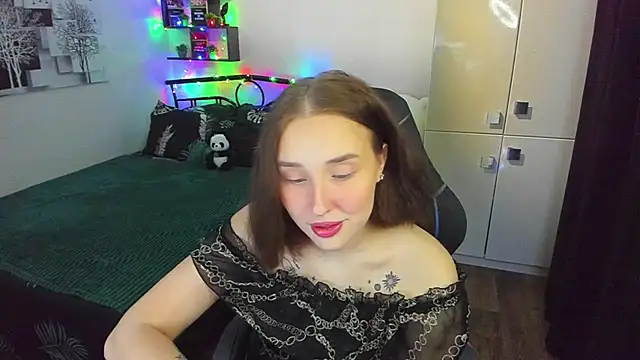 Snapshot of LinaTruly chatting on February 28, 2026, 10:20 pm LinaTruly online show from February 28, 2026, 10:20 pm