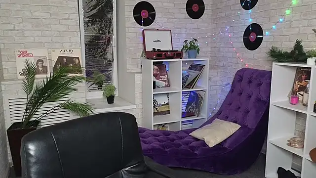 Ruby Rubarb online show from February 1, 2025, 2:13 pm