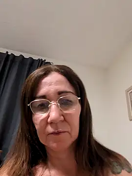Snapshot of TamaraSweetxo chatting on August 3, 2026, 8:15 pm TamaraSweetxo online show from August 3, 2026, 8:15 pm