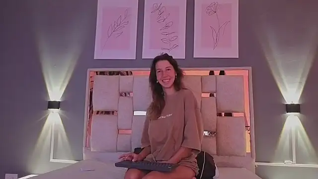 jolie lov online show from September 10, 2025, 1:21 pm