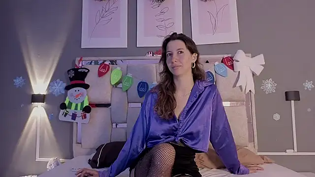 jolie lov online show from November 25, 2025, 1:33 pm