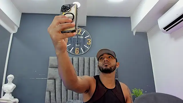 Robin Rief online show from March 27, 2026, 7:37 pm