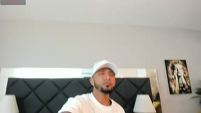 Robin Rief online show from November 15, 2025, 3:32 am