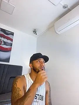 Snapshot of Robin_Rief chatting on February 28, 2026, 3:28 am Robin Rief online show from February 28, 2026, 3:28 am