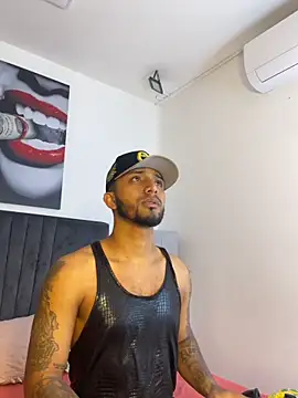 Snapshot of Robin_Rief chatting on February 15, 2026, 3:40 am Robin Rief online show from February 15, 2026, 3:40 am