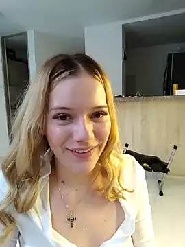 Snapshot of NicoleCut chatting on February 21, 2025, 2:06 pm NicoleCut online show from February 21, 2025, 2:06 pm