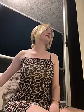 NicoleCut online show from December 14, 2025, 11:32 pm