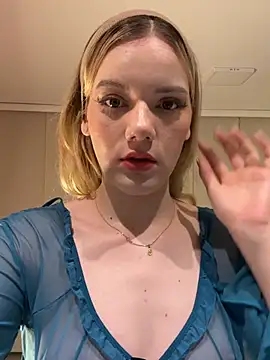 Snapshot of NicoleCut chatting on February 9, 2026, 10:02 am NicoleCut online show from February 9, 2026, 10:02 am