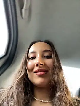 VelvetVixenI online show from April 15, 2026, 3:49 pm