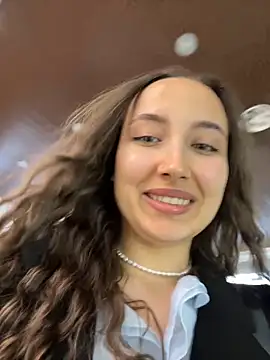 VelvetVixenI online show from April 20, 2026, 3:57 pm