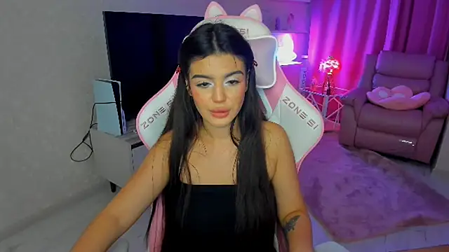 Snapshot of AlluringAriel chatting on September 28, 2025, 7:43 pm AlluringAriel online show from September 28, 2025, 7:43 pm