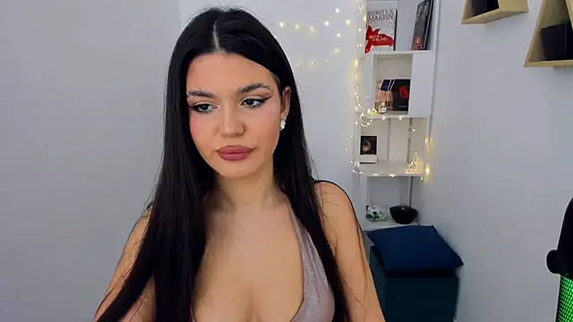 Snapshot of AlluringAriel chatting on March 22, 2025, 12:35 pm AlluringAriel online show from March 22, 2025, 12:35 pm