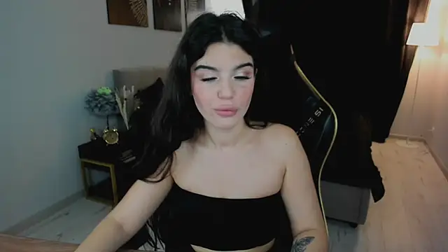 Snapshot of AlluringAriel chatting on October 22, 2025, 7:35 pm AlluringAriel online show from October 22, 2025, 7:35 pm