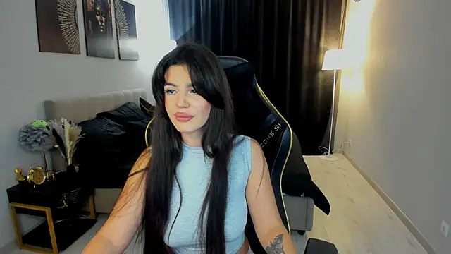 Snapshot of AlluringAriel chatting on September 19, 2025, 11:25 am AlluringAriel online show from September 19, 2025, 11:25 am