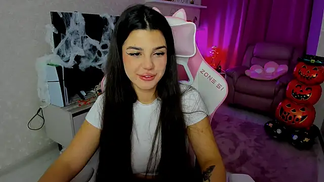 Snapshot of AlluringAriel chatting on November 2, 2025, 7:19 pm AlluringAriel online show from November 2, 2025, 7:19 pm