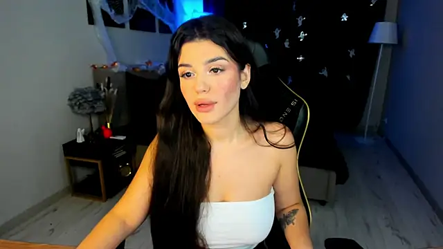 Snapshot of AlluringAriel chatting on October 28, 2025, 7:24 pm AlluringAriel online show from October 28, 2025, 7:24 pm