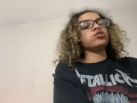 1prettygem online show from December 29, 2024, 12:52 am