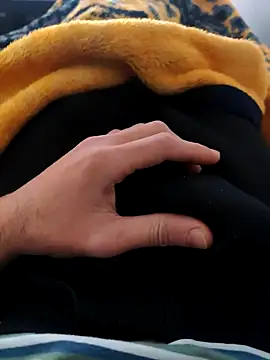 ariel-rick online show from November 23, 2025, 10:25 am