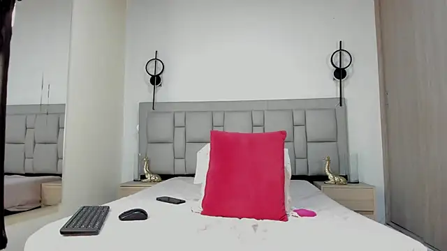 JEFFREY COTTOM online show from February 5, 2026, 11:50 am