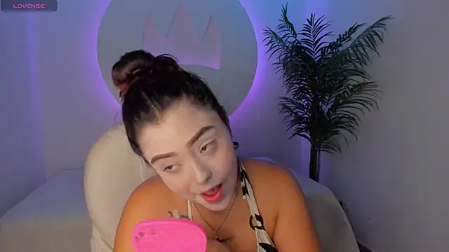 Ariana Pierce online show from October 30, 2025, 12:36 pm