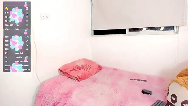 Snapshot of Nicol_ofi24 chatting on February 14, 2026, 2:01 am Nicol ofi24 online show from February 14, 2026, 2:01 am