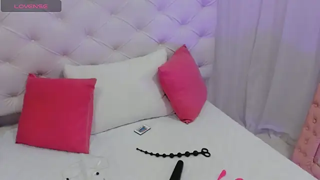 anchela-garcia1 online show from October 31, 2025, 2:35 pm