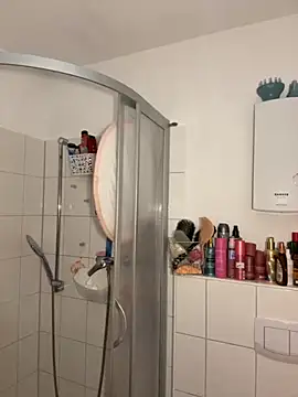 Engel mia online show from October 31, 2025, 10:23 am