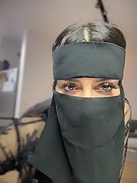 reema6969 online show from December 11, 2024, 10:27 pm