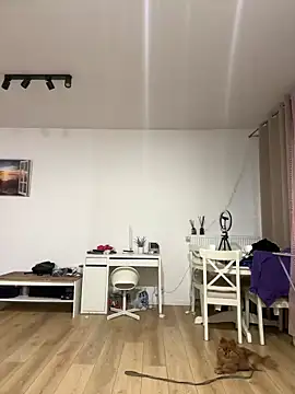 reema6969 online show from December 11, 2024, 2:22 pm