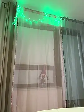 reema6969 online show from February 27, 2025, 4:21 pm