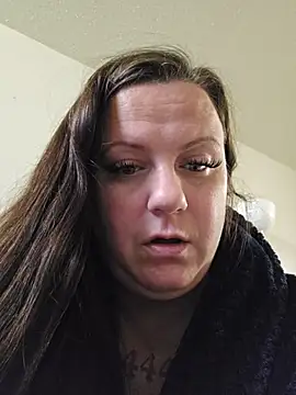 Snapshot of PeakabumPromo chatting on November 5, 2025, 4:32 pm PeakabumPromo online show from November 5, 2025, 4:32 pm