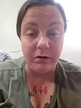 Snapshot of PeakabumPromo chatting on October 31, 2025, 1:02 am PeakabumPromo online show from October 31, 2025, 1:02 am