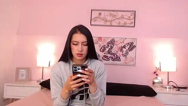 sara17  online show from October 19, 2025, 1:41 am