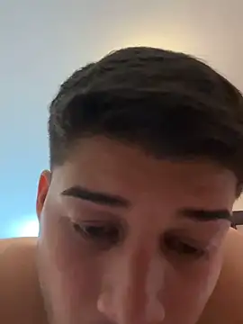 emiliano177 online show from December 12, 2024, 2:37 am