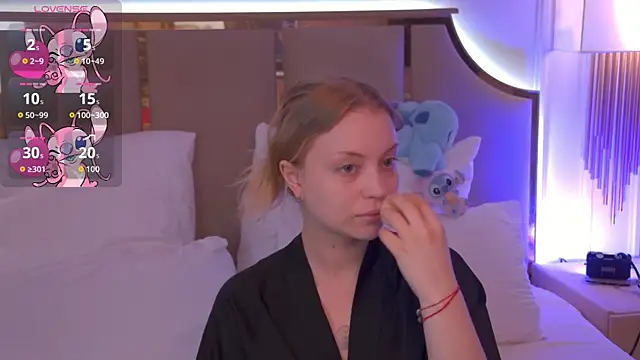 DorisHell online show from November 19, 2025, 3:06 am