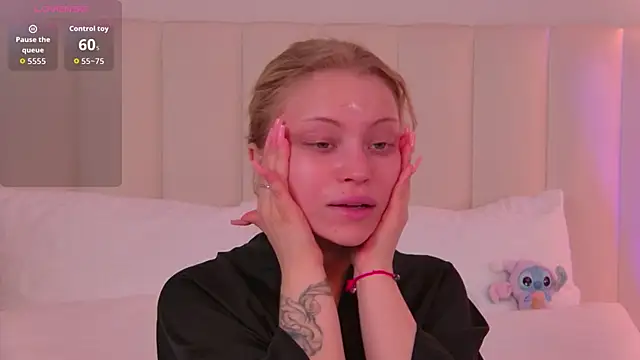 DorisHell online show from October 11, 2025, 2:56 am