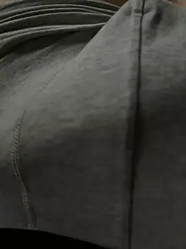 Snapshot of bra_zuka chatting on December 17, 2024, 10:01 am bra zuka online show from December 17, 2024, 10:01 am