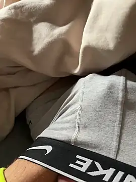 Snapshot of bra_zuka chatting on January 5, 2025, 1:04 pm bra zuka online show from January 5, 2025, 1:04 pm