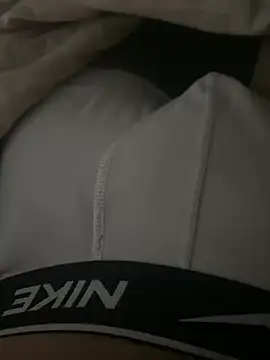 Snapshot of bra_zuka chatting on January 4, 2025, 4:32 pm bra zuka online show from January 4, 2025, 4:32 pm