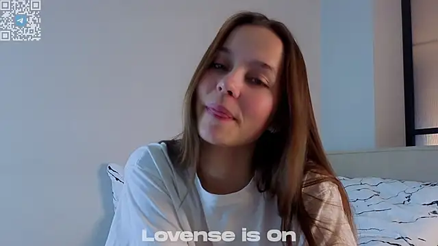 Snapshot of FalineDowlen chatting on November 14, 2025, 2:59 am FalineDowlen online show from November 14, 2025, 2:59 am