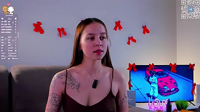 Snapshot of FalineDowlen chatting on February 17, 2026, 1:47 am FalineDowlen online show from February 17, 2026, 1:47 am