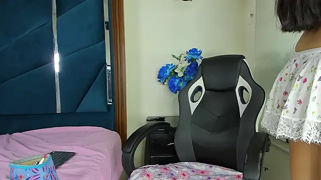 Snapshot of CarlaAlvez chatting on February 23, 2026, 6:52 pm CarlaAlvez online show from February 23, 2026, 6:52 pm