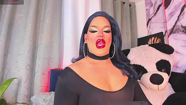 Snapshot of Missisabella_ chatting on July 10, 2026, 12:32 am Missisabella online show from July 10, 2026, 12:32 am