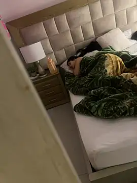 Sweet and caramel online show from March 20, 2025, 1:15 pm