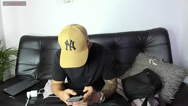 Sweet and caramel online show from February 6, 2025, 6:13 pm