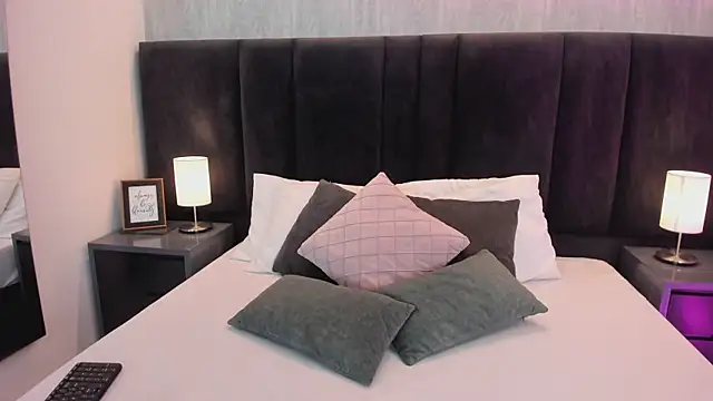 Freyaa   online show from September 29, 2025, 9:20 pm