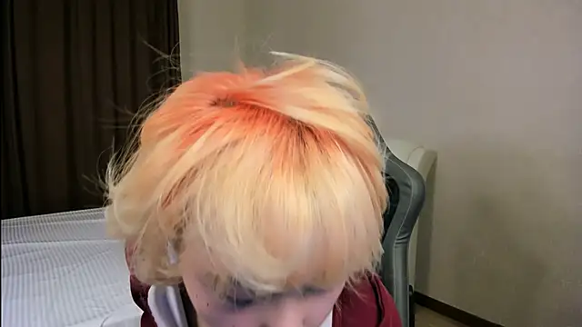 Snapshot of Milla_Aheo chatting on December 2, 2025, 12:40 pm Milla Aheo online show from December 2, 2025, 12:40 pm