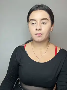 Snapshot of SaraBraun_ chatting on April 21, 2026, 5:41 pm SaraBraun online show from April 21, 2026, 5:41 pm